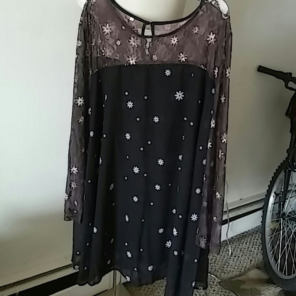 Black tunic with white flowers
